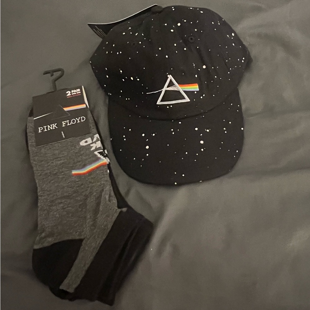 Pink Floyd rock band hat and 2 pairs of socks New
